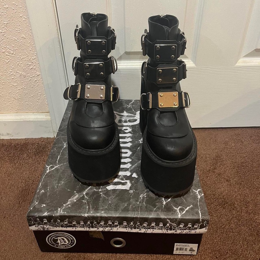swing-105 demonia platforms